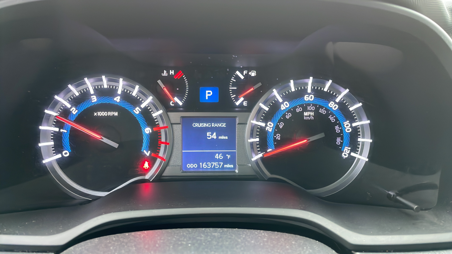 Used 2016 Black Toyota SR5 image 12