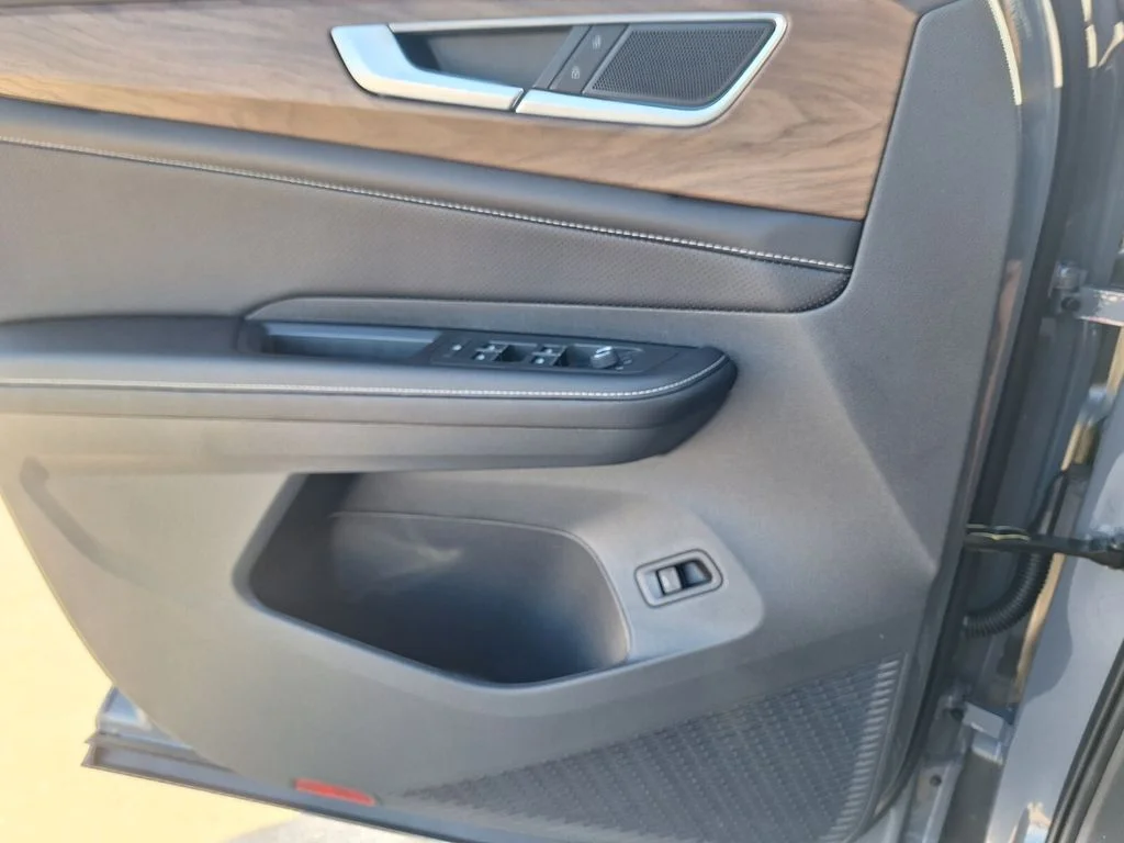 New 2026 Gray Volkswagen SE w/Technology image 21