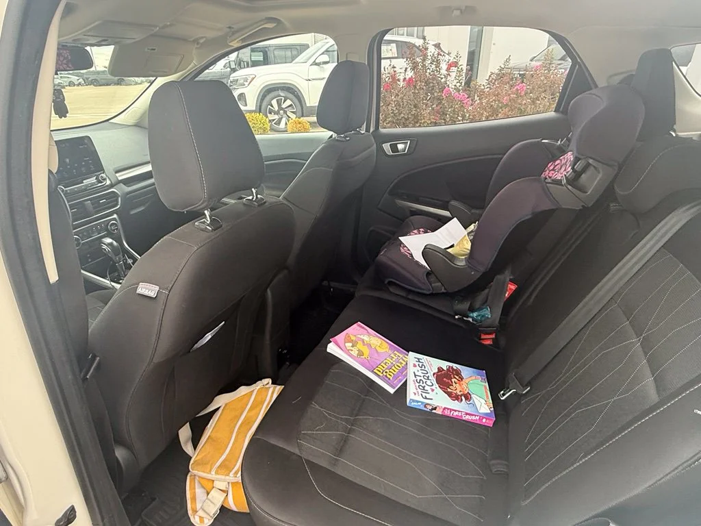 Used 2018 Diamond White Ford SE image 11