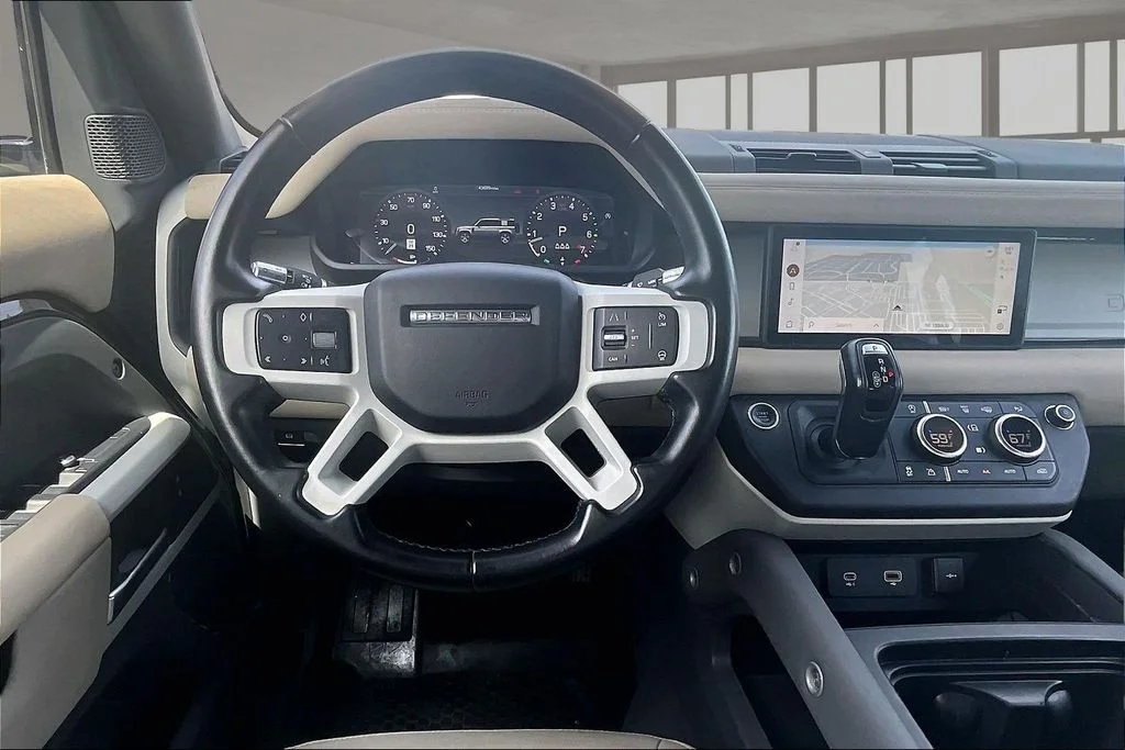 Used 2022 Black Land Rover S image 5