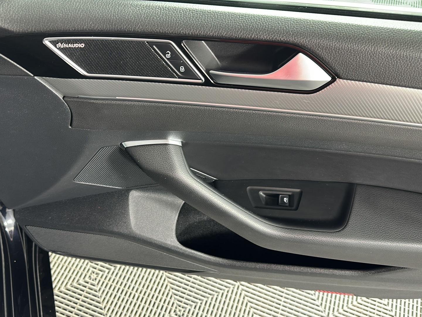 Used 2019 Deep Black Pearl Volkswagen SEL Premium R-Line image 5
