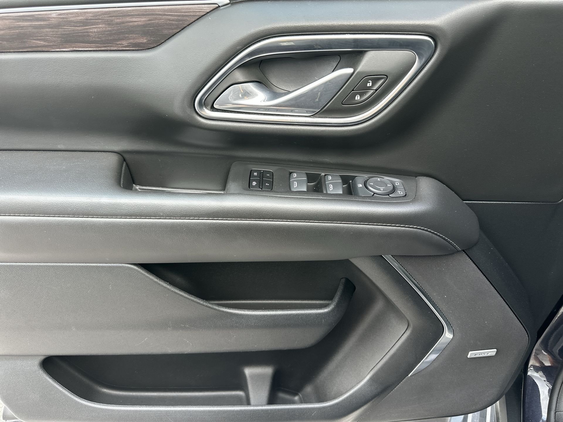 2024 Chevrolet Suburban LT - Photo 23
