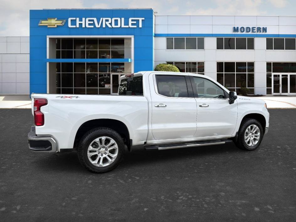 Used 2023 Iridescent Pearl Tricoat Chevrolet LTZ image 5
