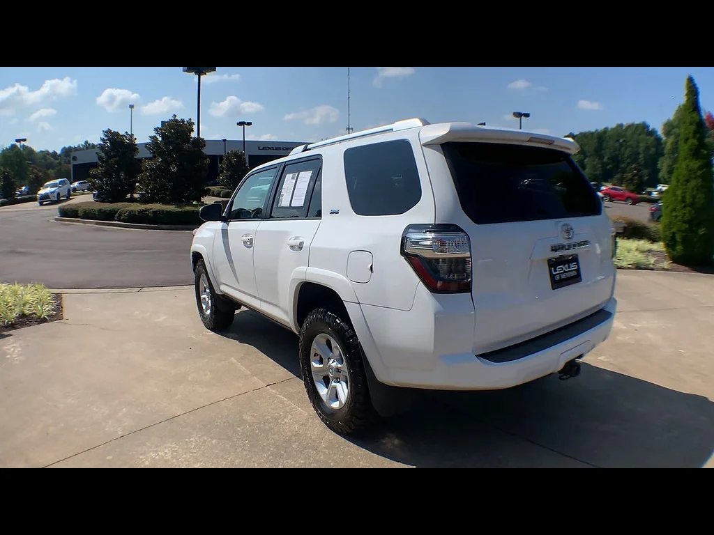Used 2016 Super White Toyota SR5 image 6