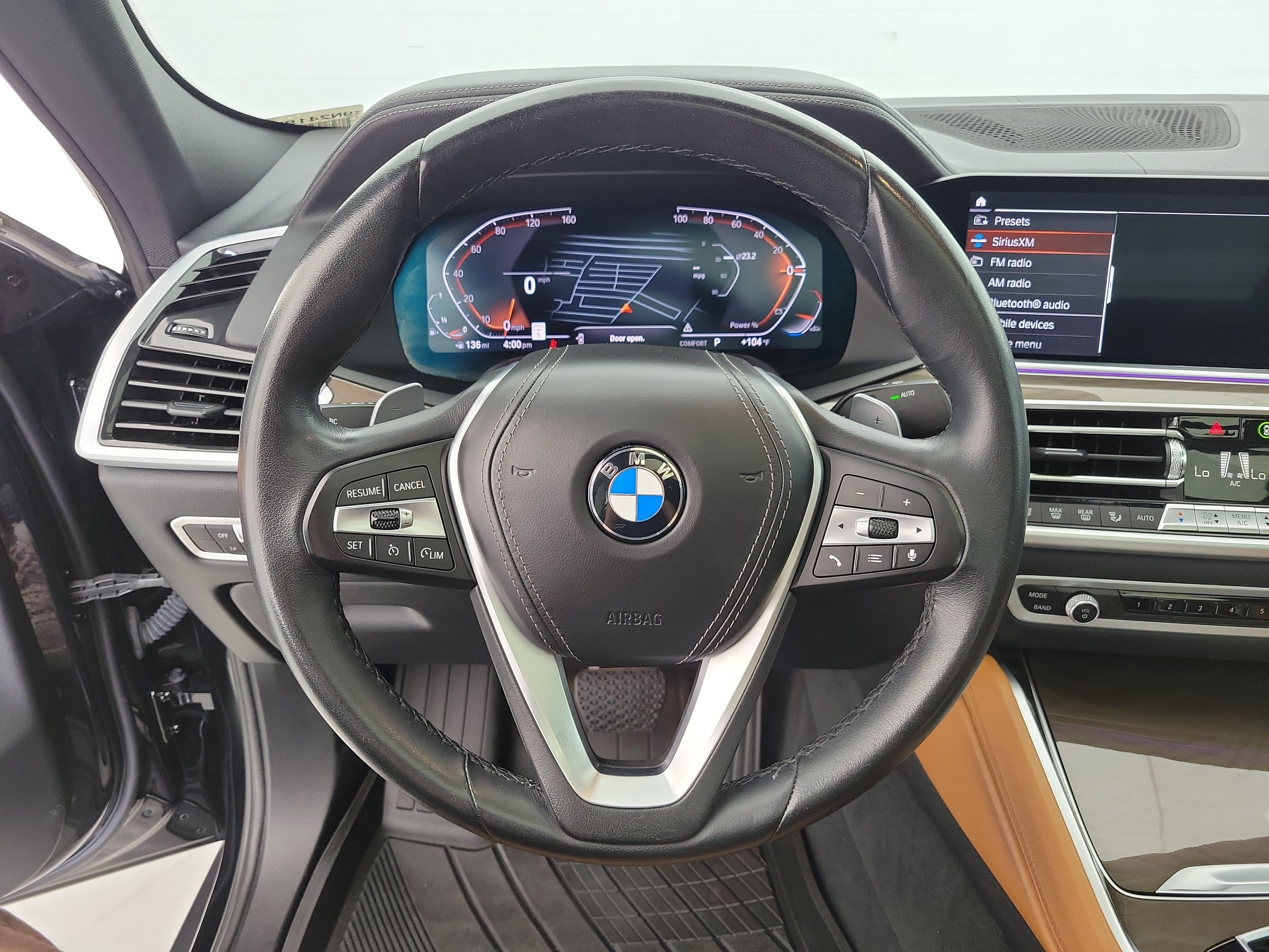 Used 2022 Jet Black BMW xDrive40i image 23