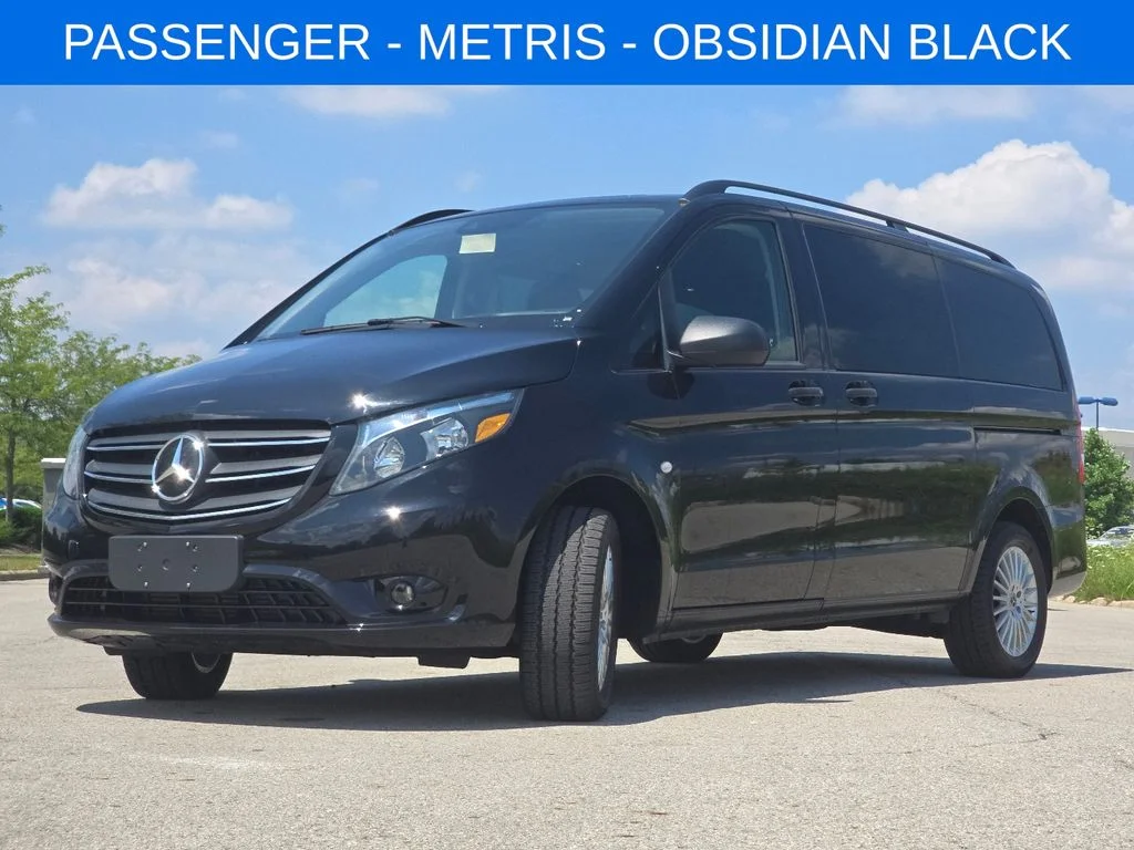 Used 2023  Mercedes-Benz Passenger image 7
