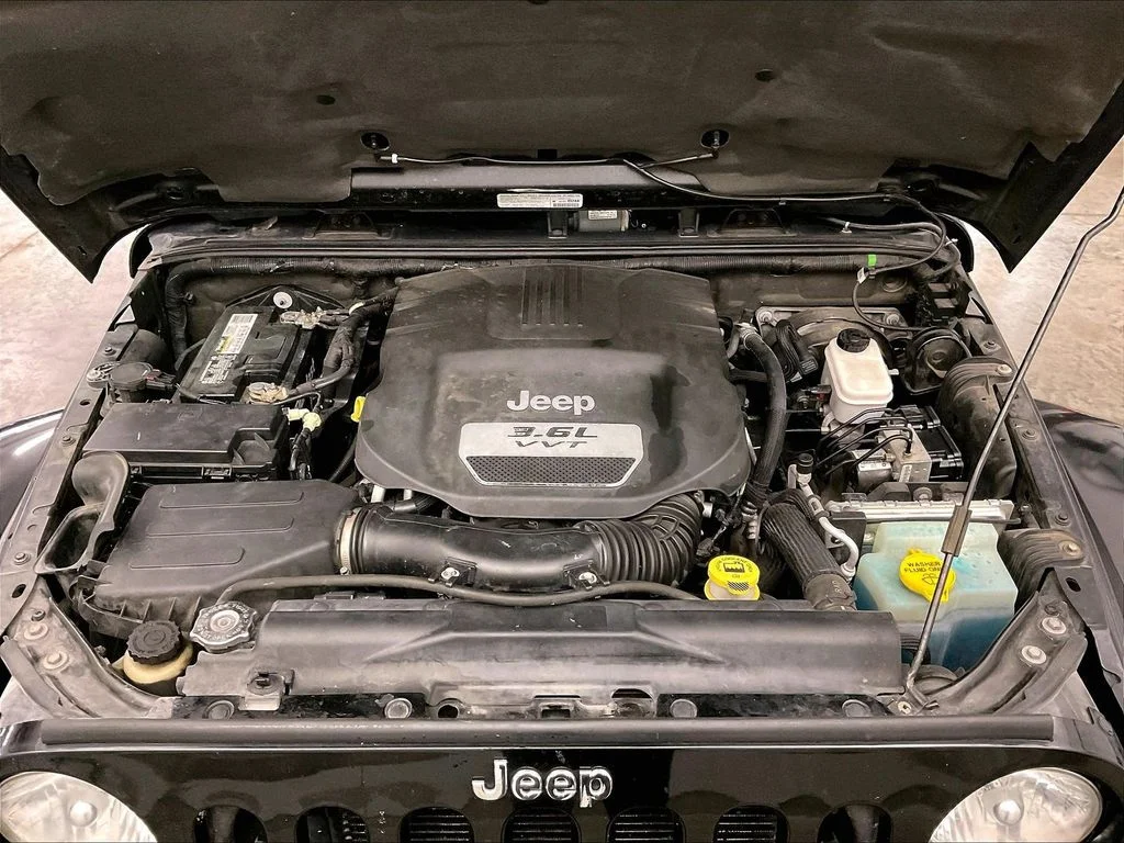 Used 2013 Black Jeep Unlimited Sahara image 14
