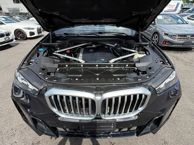Certified Used 2024 Carbon Black Metallic BMW xDrive40i image 28
