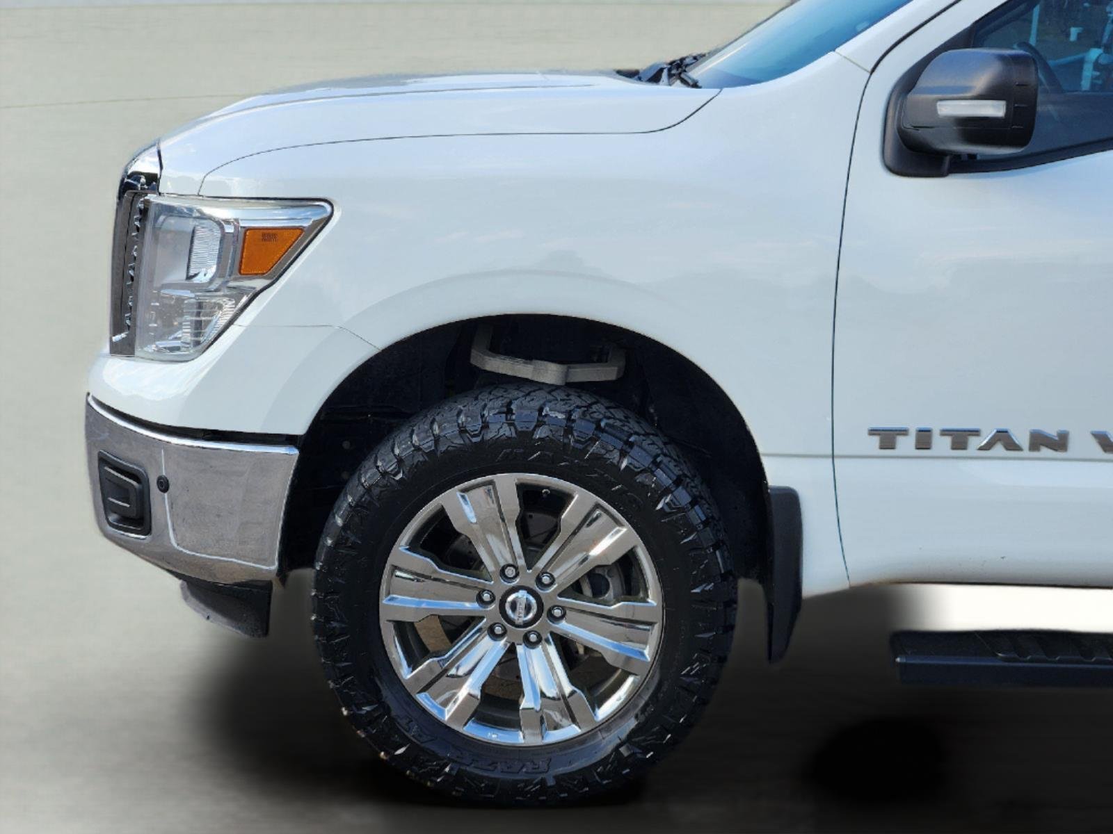 Used 2019 Glacier White Nissan SV image 8