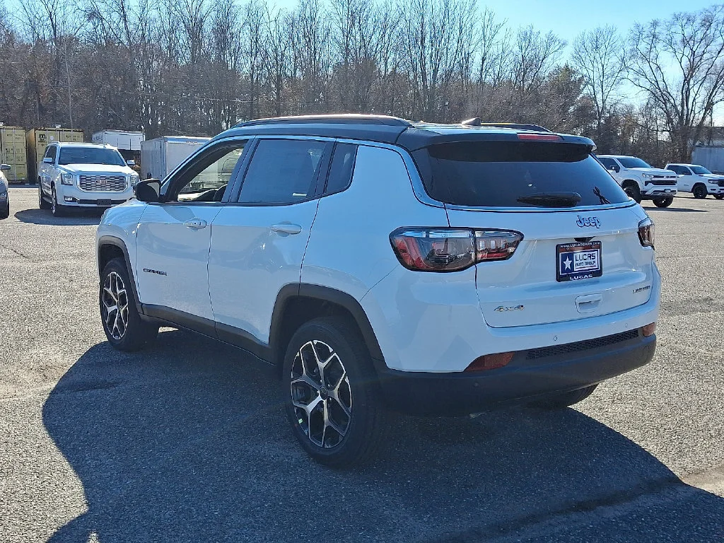New 2026 Bright White Clear-Coat Exterior Paint Jeep Limited image 6