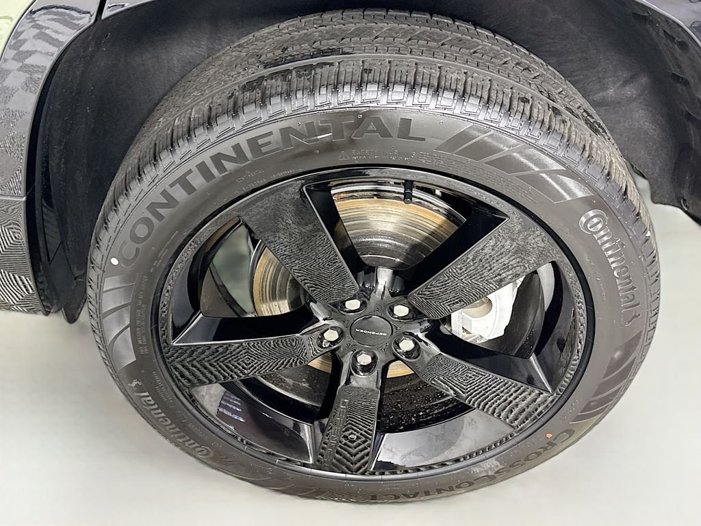 New 2026 Woolstone Green Land Rover X-Dynamic SE image 26