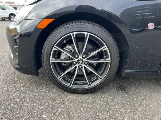Used 2020 Raven Toyota Base image 27