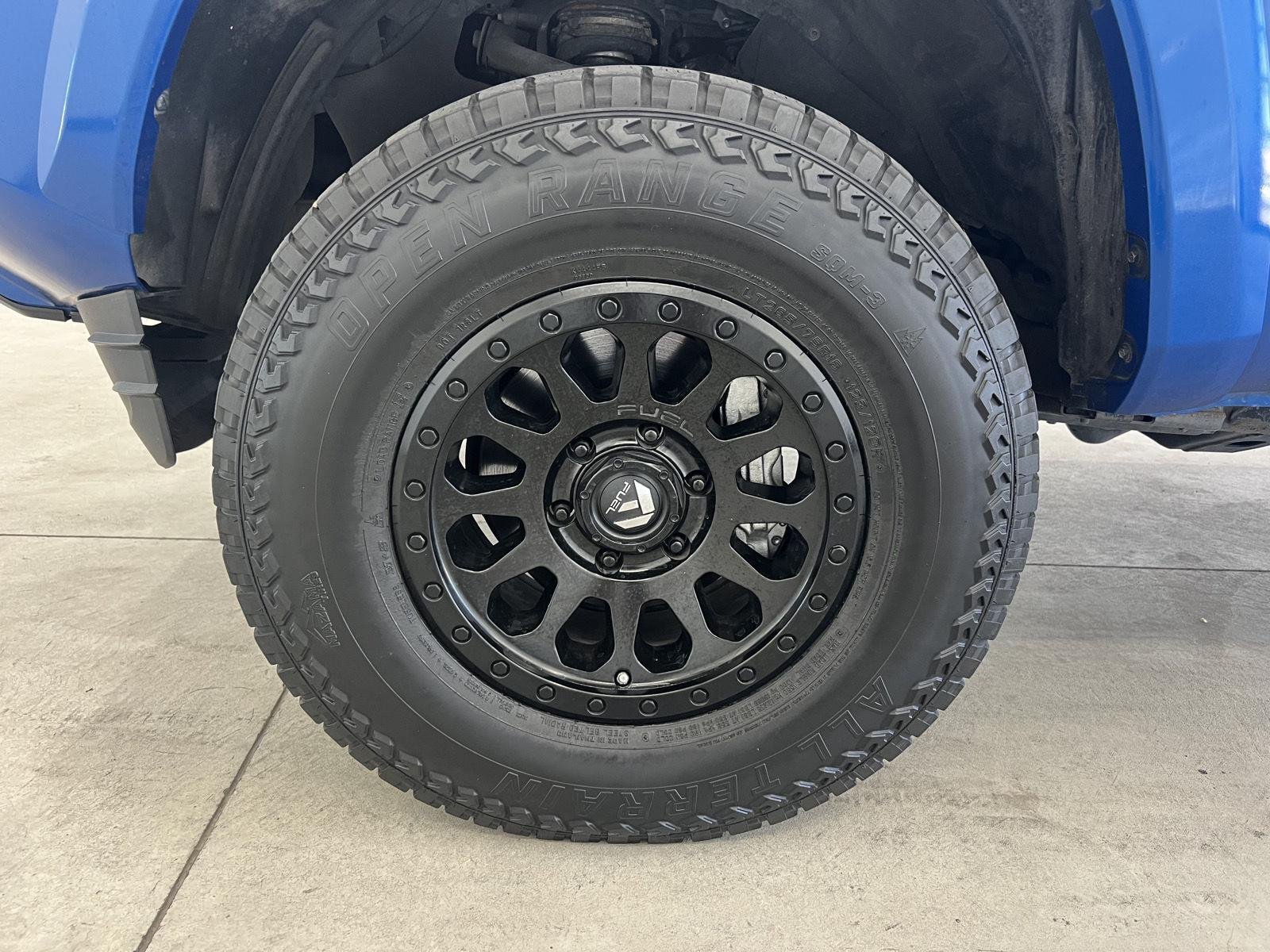 Used 2018 Blazing Blue Pearl Toyota SR5 V6 image 7