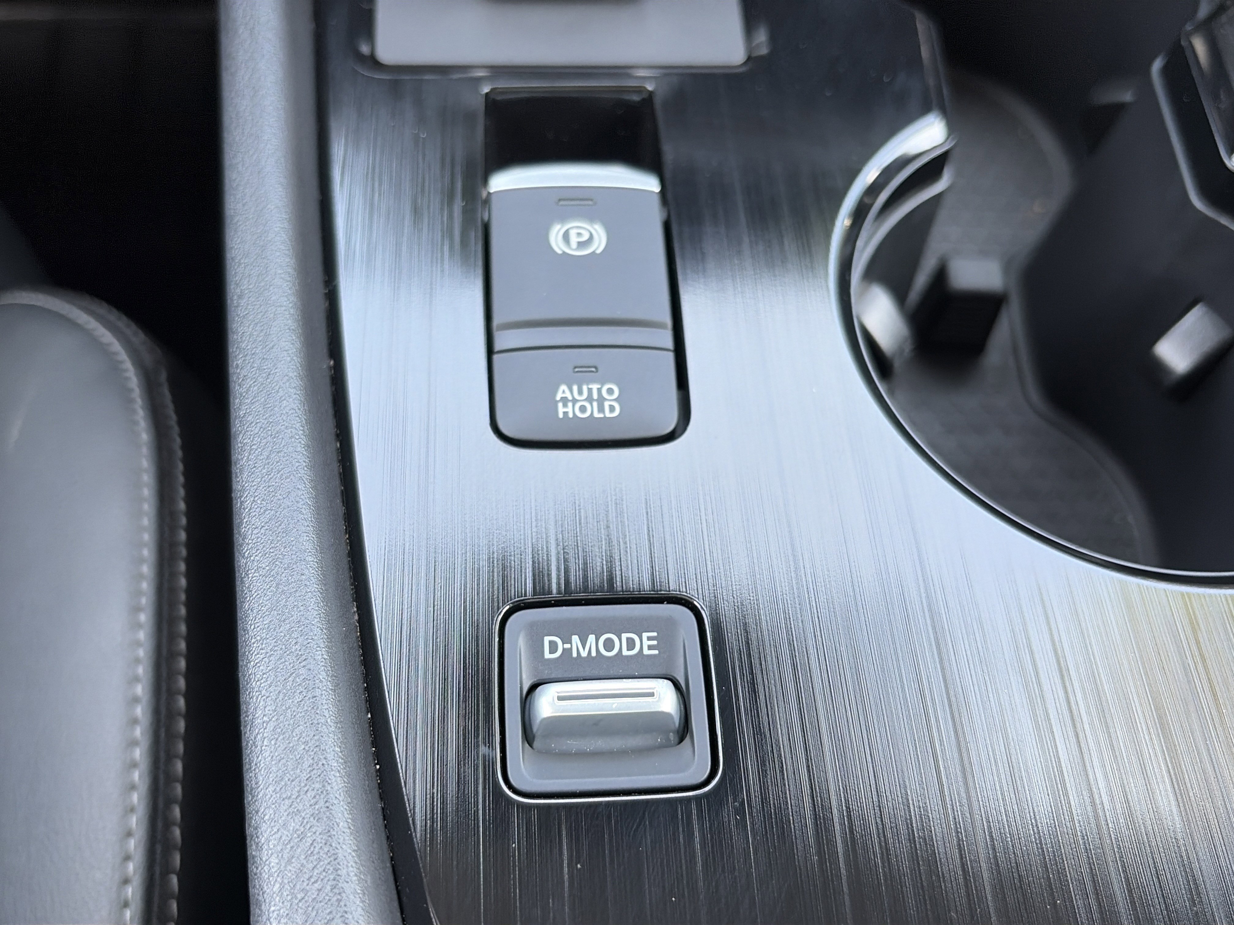 2025 Nissan Rogue SL - Photo 13