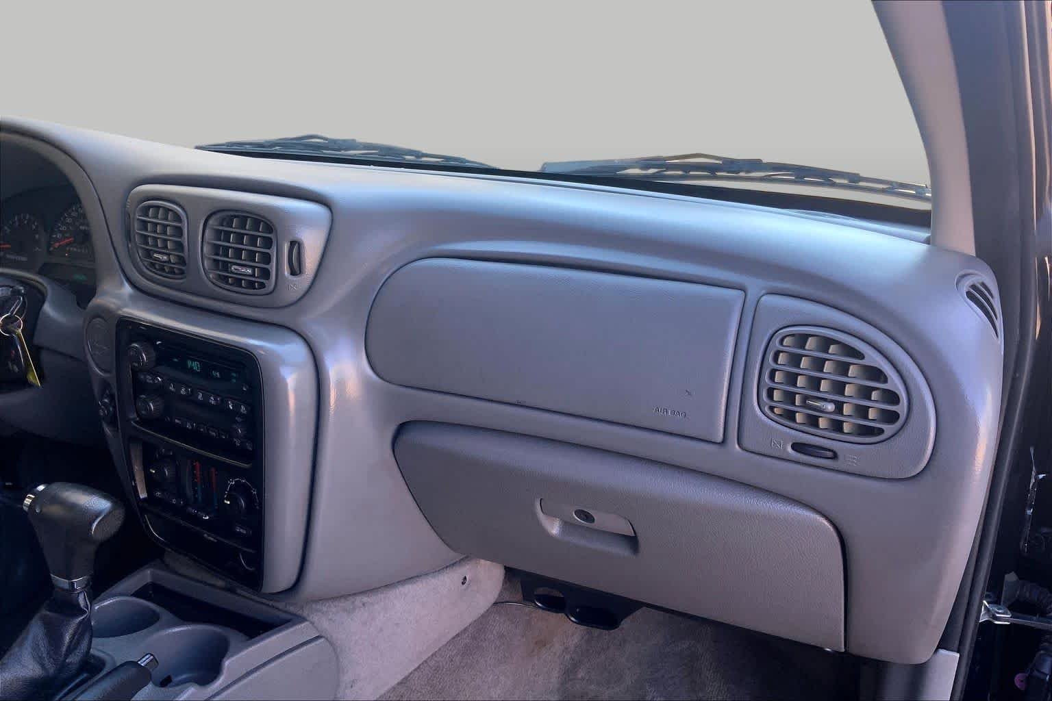 Used 2008 Black Chevrolet LT w/1LT image 18