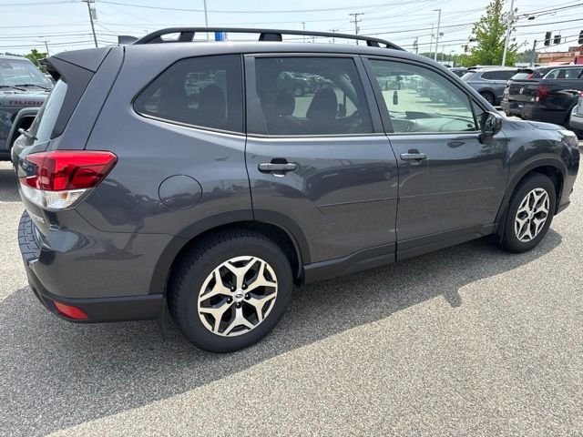 Used 2023 Gray Metallic Subaru Premium image 22
