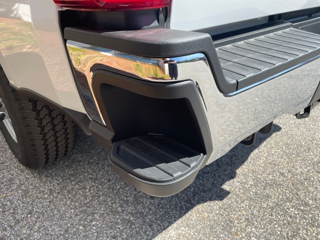 New 2026 Oxford White Ford F-350® XL image 11