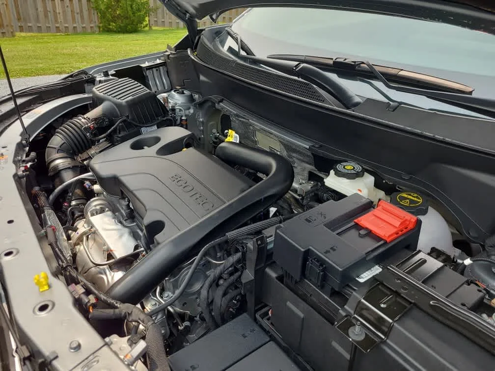 New 2027 Sterling Gray Metallic Chevrolet LT image 7