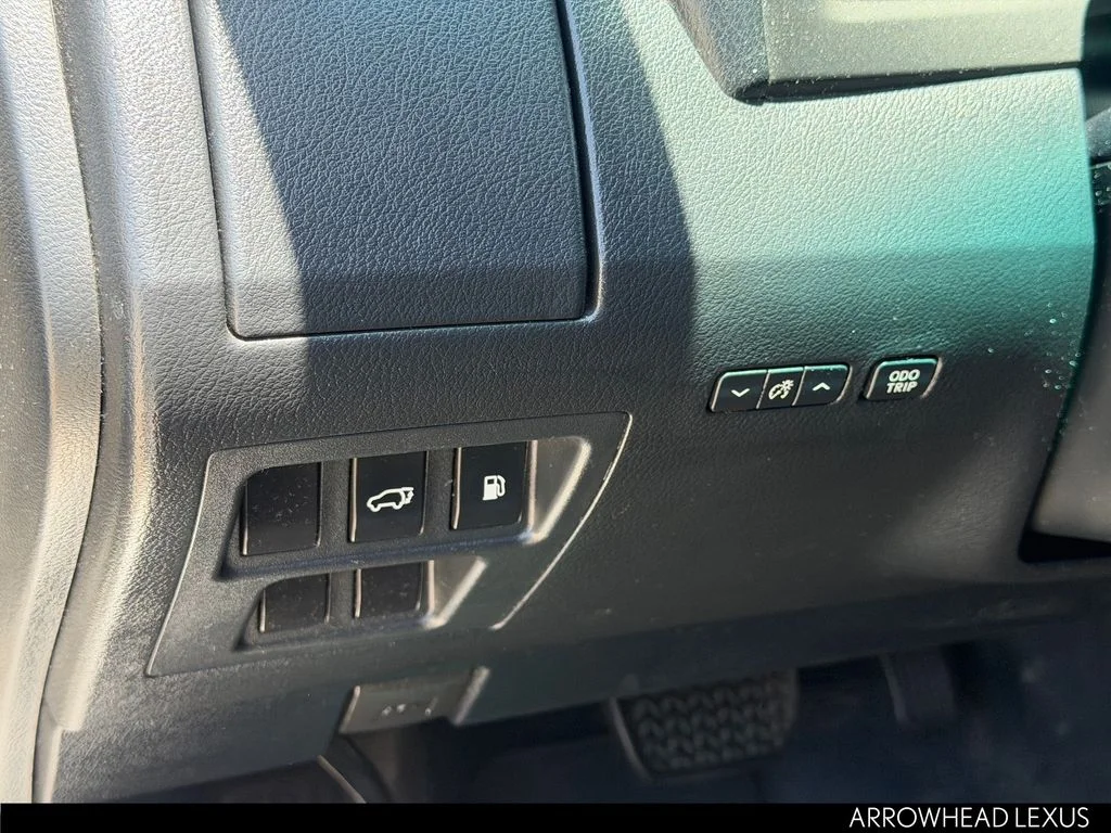 Used 2013 Silver Lexus 350 image 20