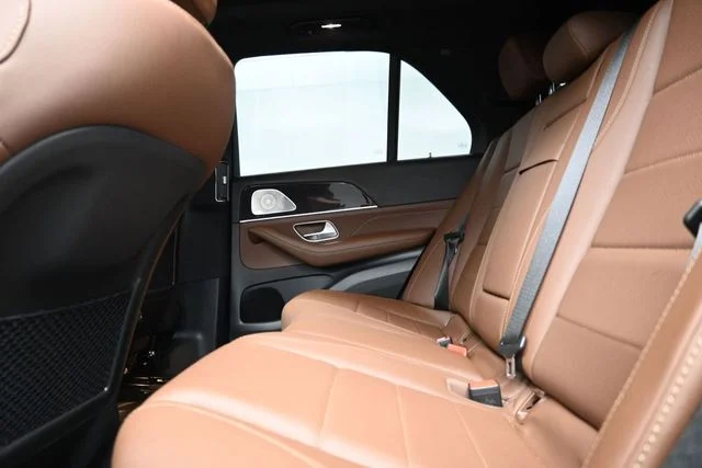 Used 2025  Mercedes-Benz GLE 450e image 11