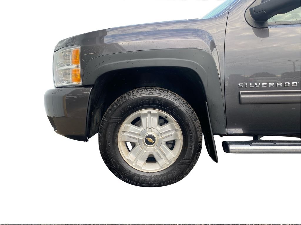 Used 2011 Beige Chevrolet LTZ image 5