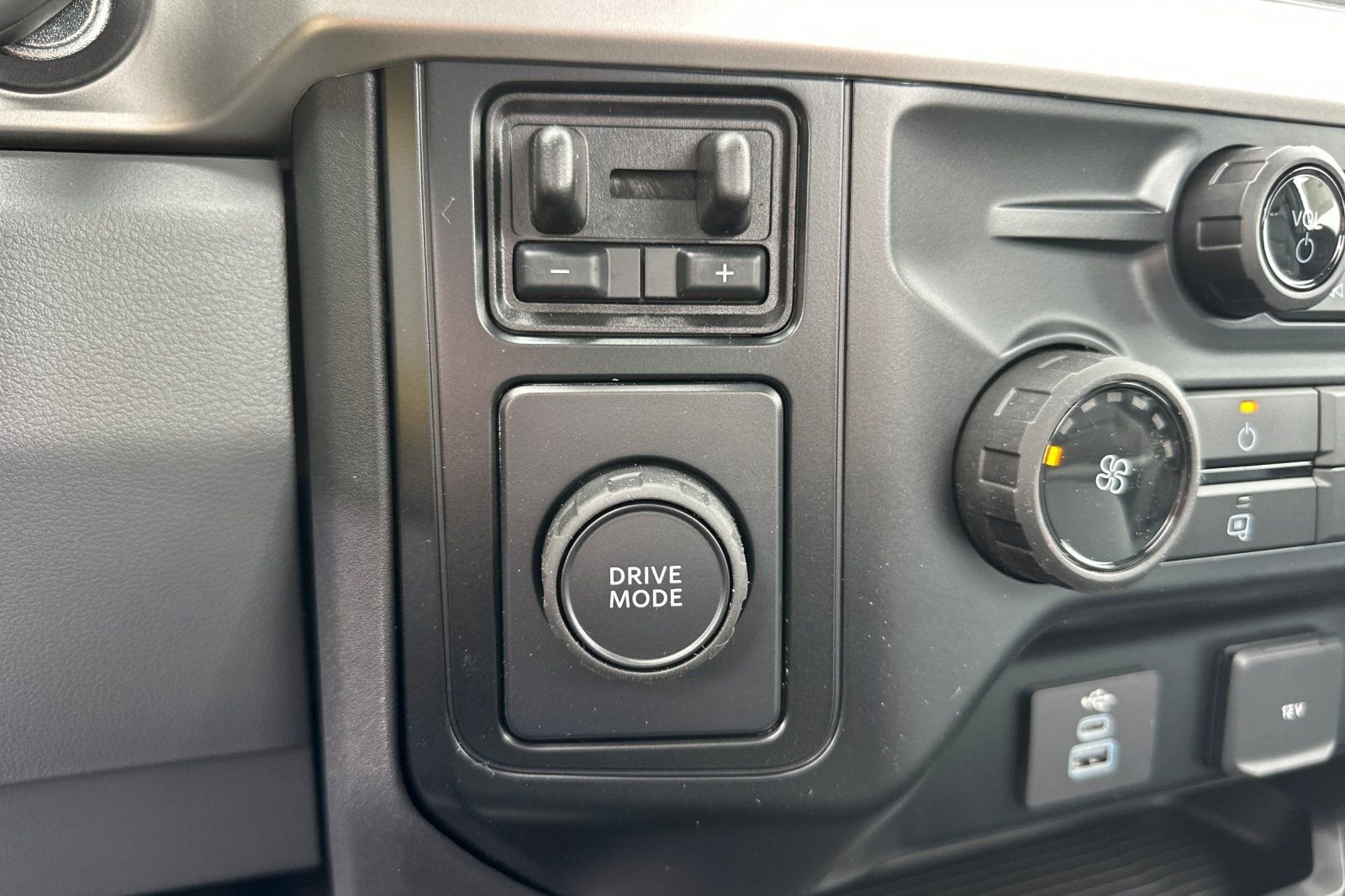 2024 Ford F-550 Super Duty Chassis Cab XL - Photo 20