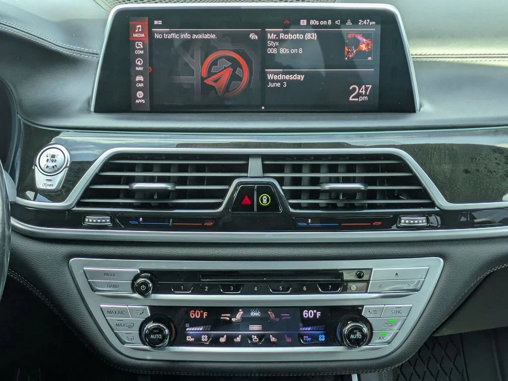Used 2020 Gray BMW 750i xDrive image 24