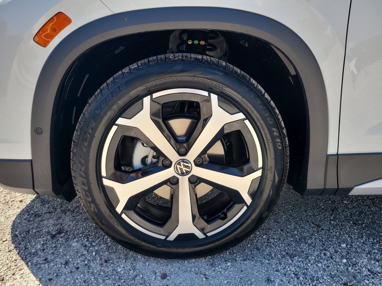 New 2026 Pure White Volkswagen SE image 8