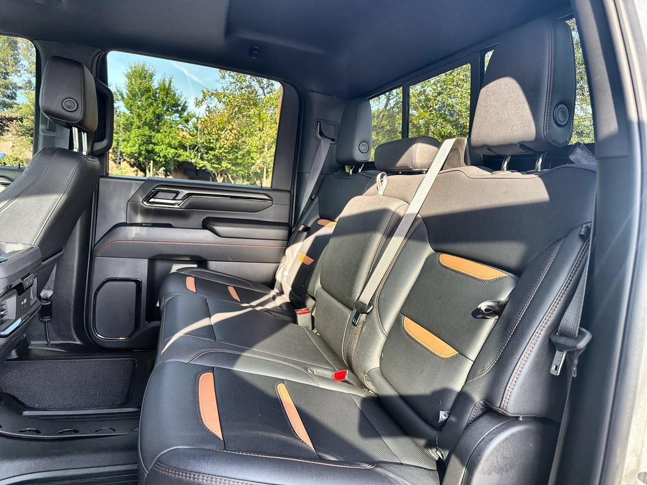 Used 2024 Sterling Metallic GMC AT4 image 20