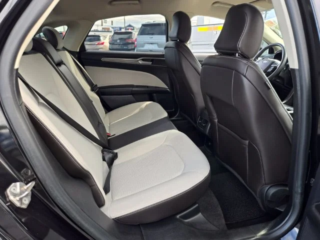 Used 2020 Black Ford SE image 19