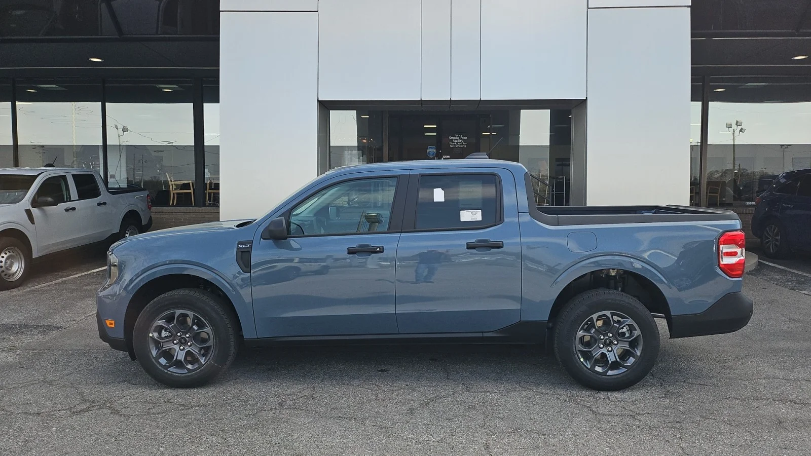 New 2026 Azure Gray Metallic Tri-Coat Ford XLT FWD image 2