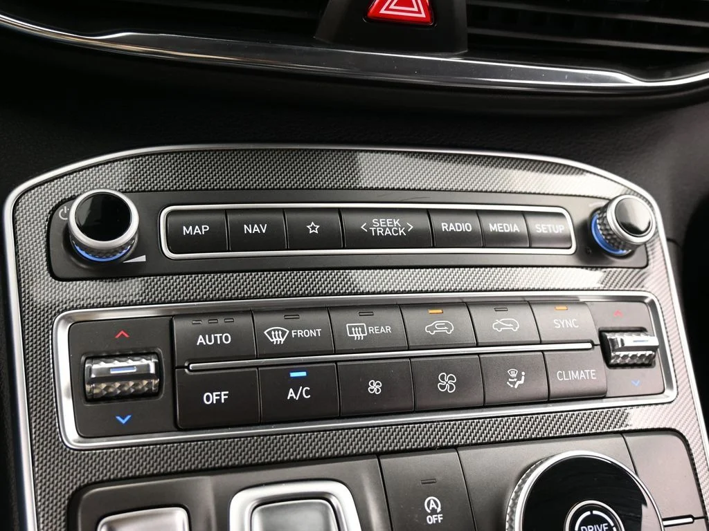 Used 2023 Shimmering Silver Pearl Hyundai SEL image 21
