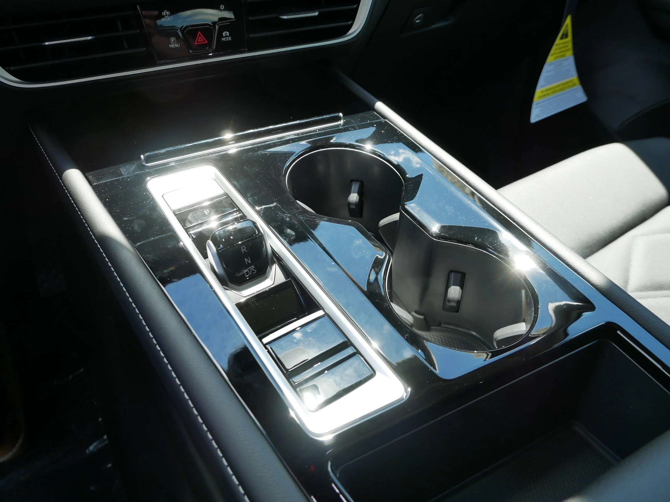 New 2026 Pure Gray Volkswagen 2.0T SE w/Technology image 9
