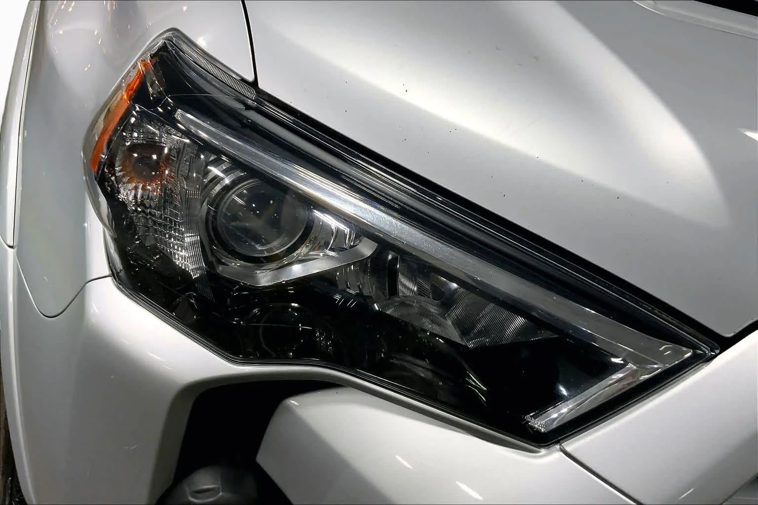 Used 2020 Classic Silver Metallic Toyota SR5 image 27