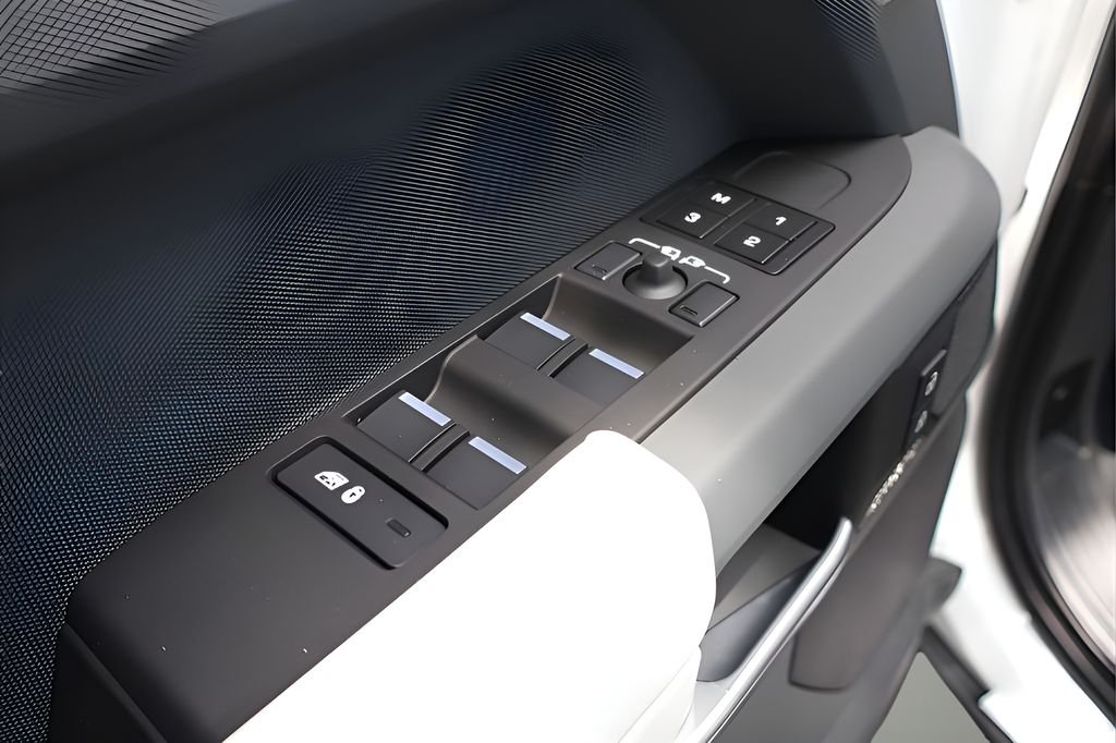 New 2026 Fuji White Land Rover X-Dynamic SE image 10