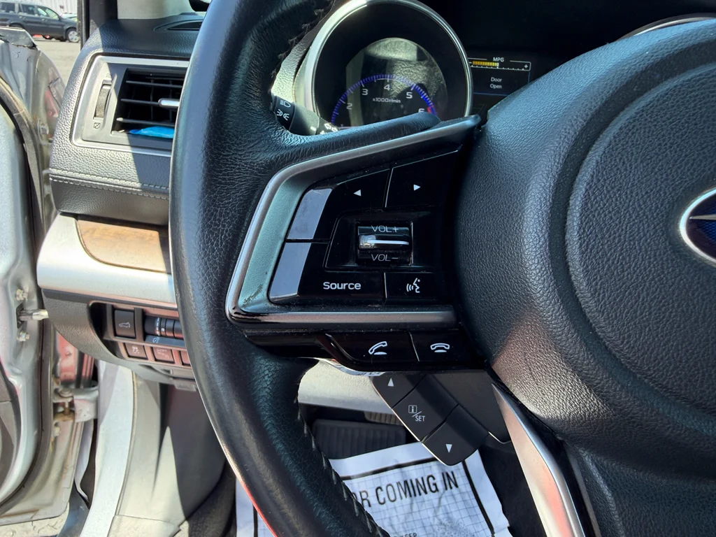 Used 2018 Ice Silver Metallic Subaru Limited image 16