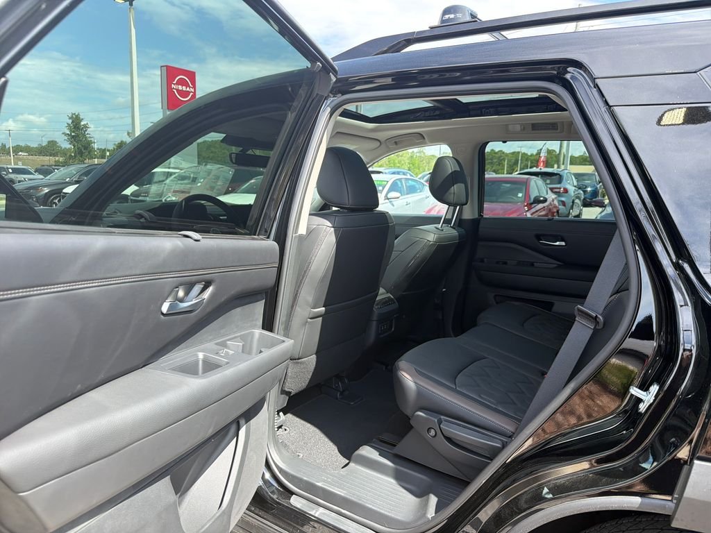 New 2026 Nissan Pathfinder Platinum 4D Sport Utility