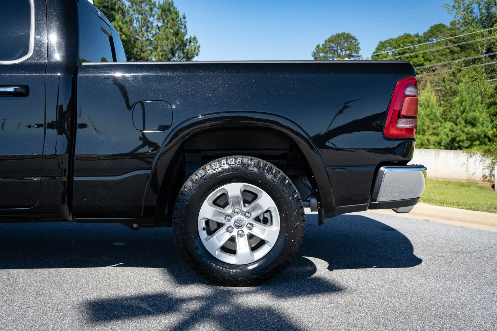 Used 2022 Black Ram Laramie image 6