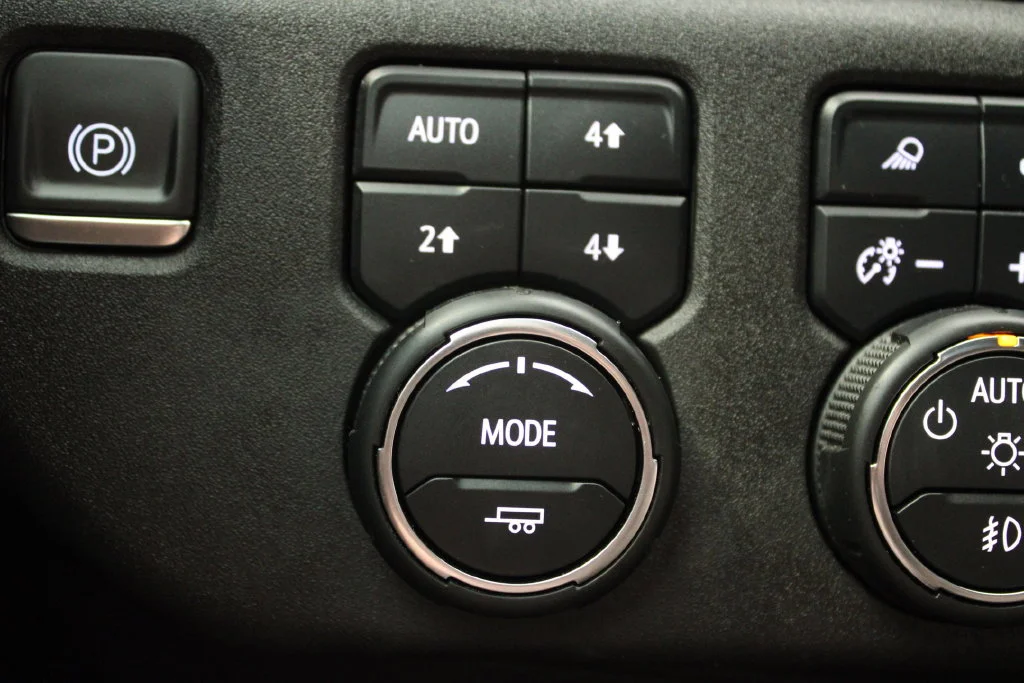 Used 2024 Iridescent Pearl Tricoat Chevrolet High Country image 18