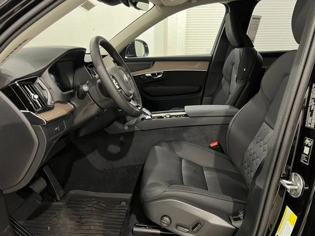 New 2026 Black Volvo B6 Plus 7-Seater image 9