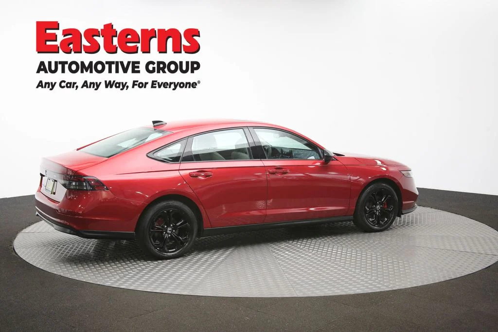 Used 2025 Red Honda SE image 42