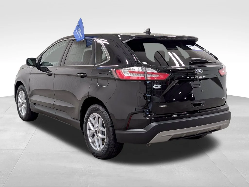 Certified Used 2024 Agate Black Metallic Ford SEL image 21