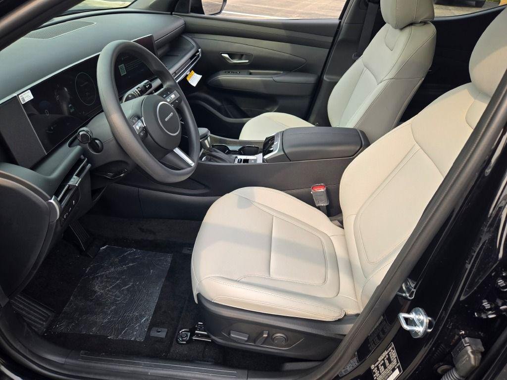 New 2026 Phantom Black Hyundai SEL Activity AWD image 19
