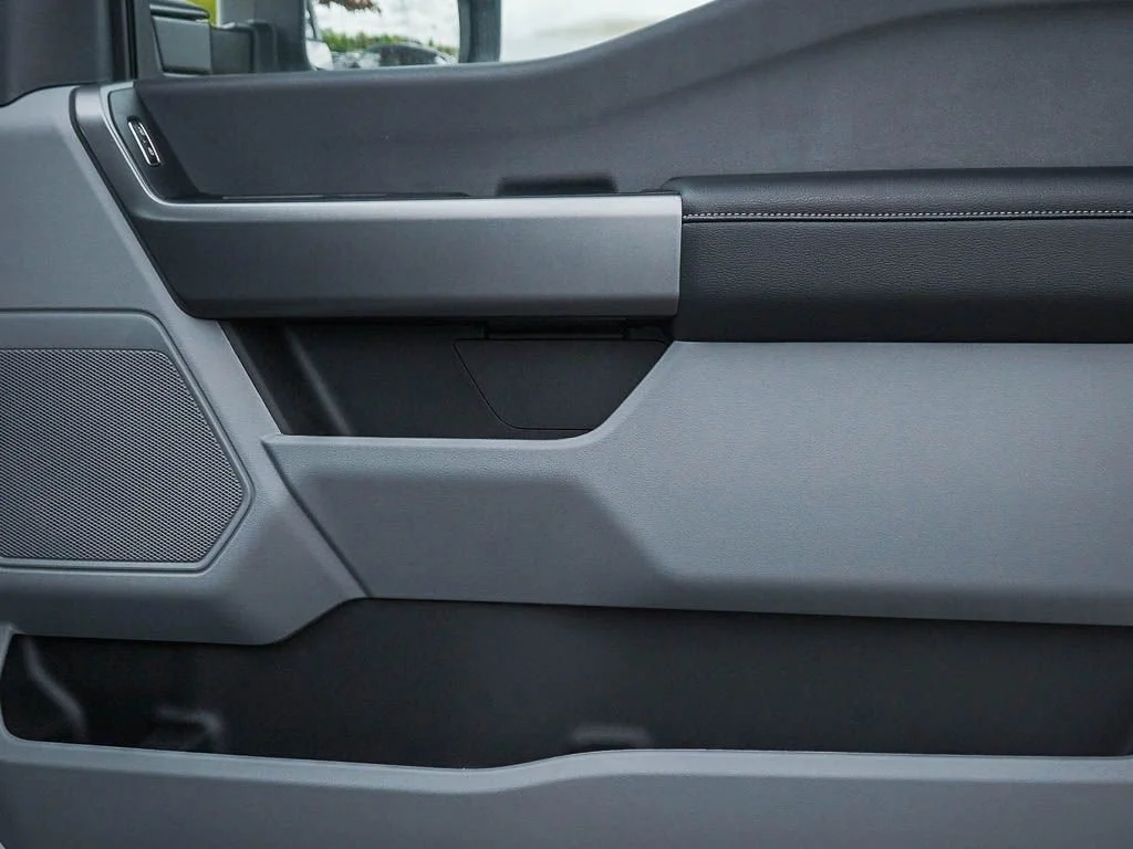 New 2026 Oxford White Ford F-350® XLT image 7