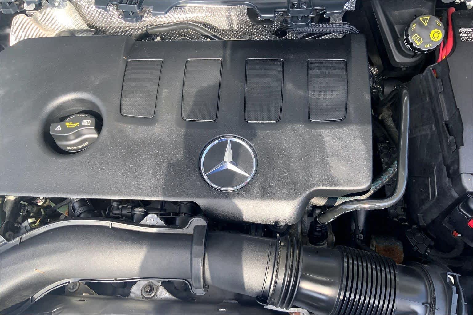 Used 2021 Polar White Mercedes-Benz GLA 250 image 30