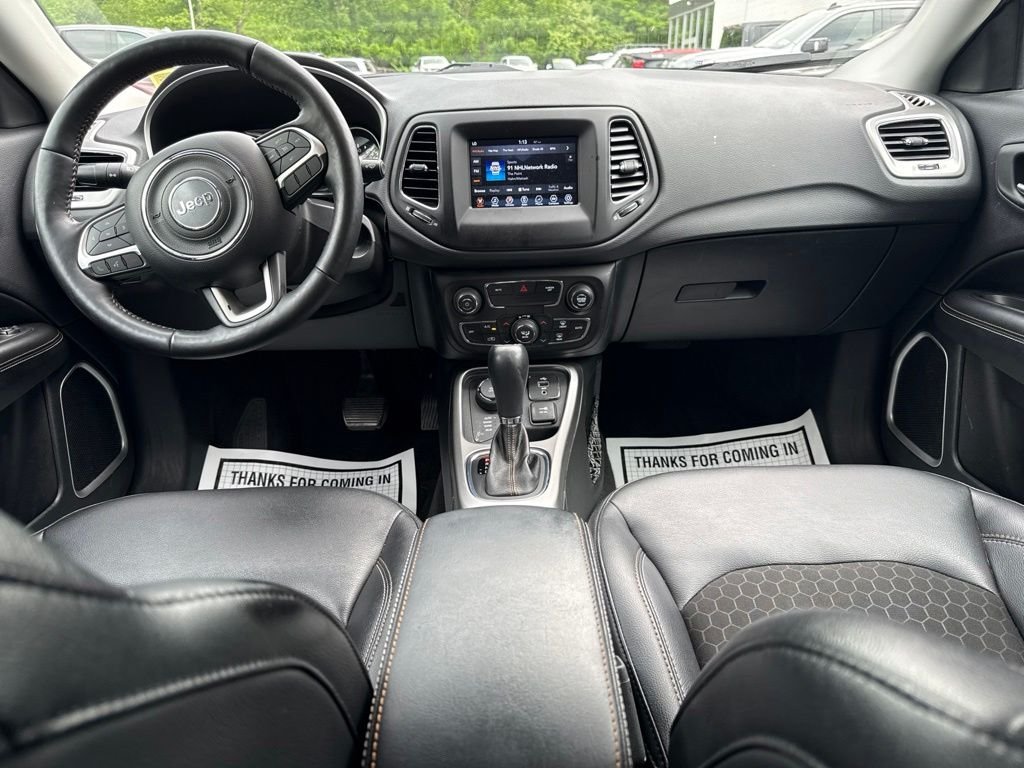 Used 2018 Gray Jeep Latitude image 17