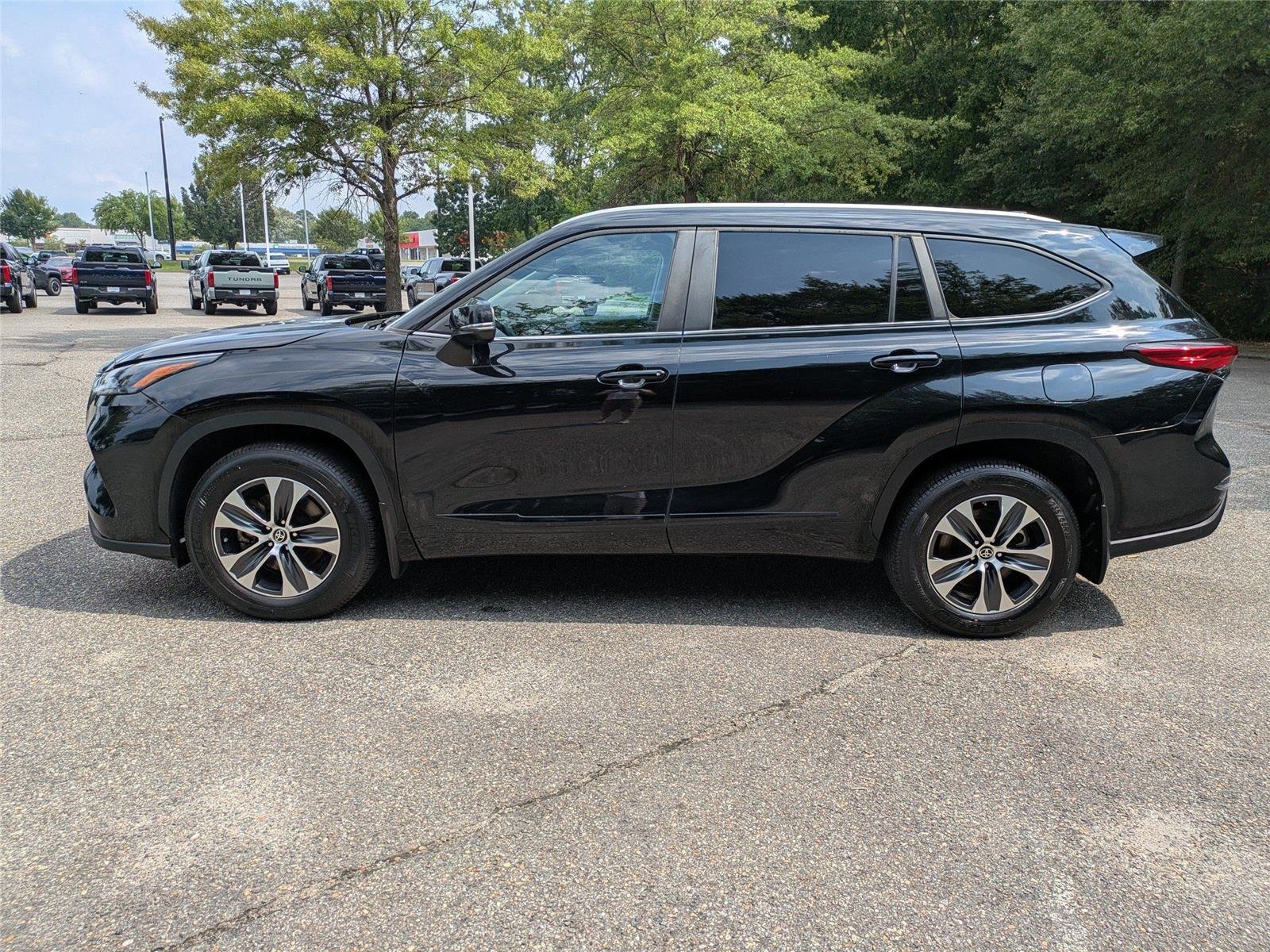 Used 2023 Midnight Black Metallic Toyota XLE image 7