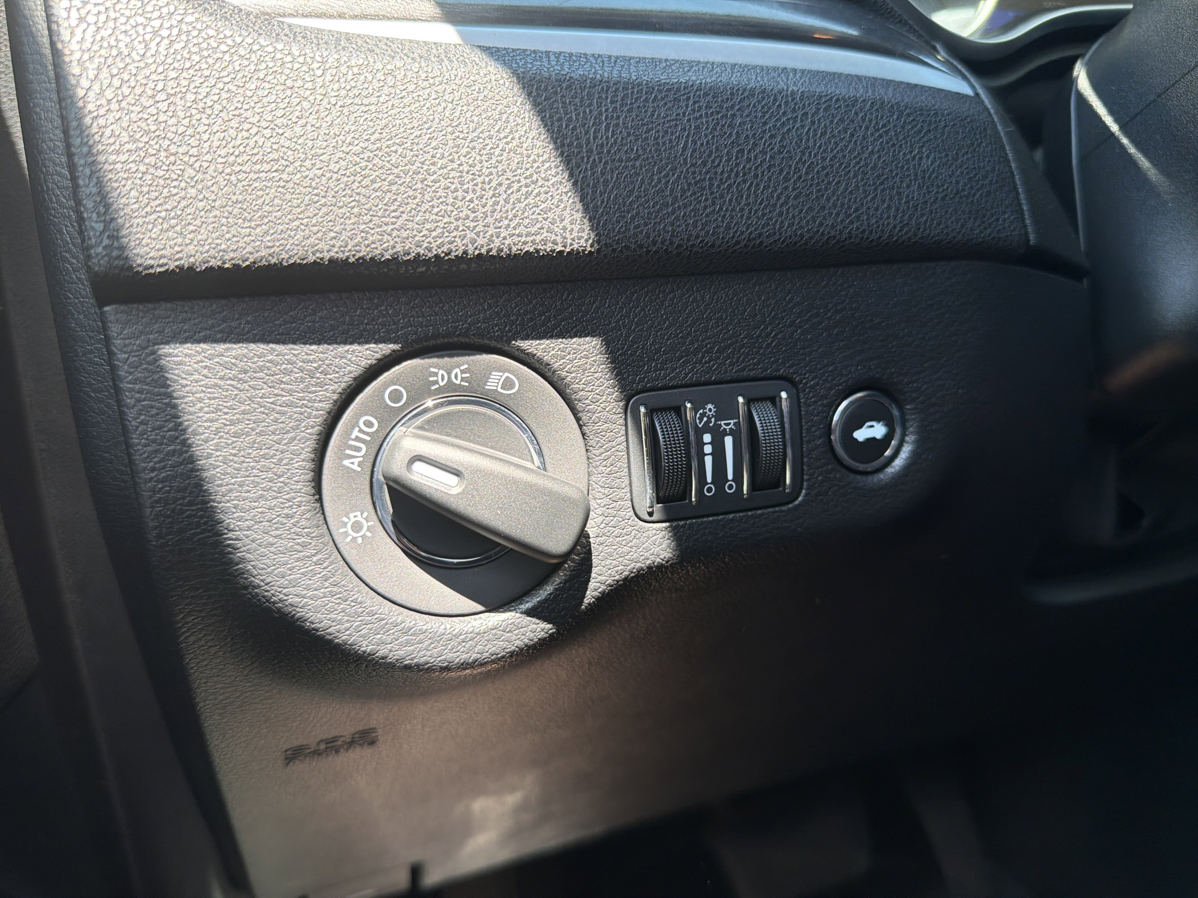 2022 Chrysler 300 Touring - Photo 29