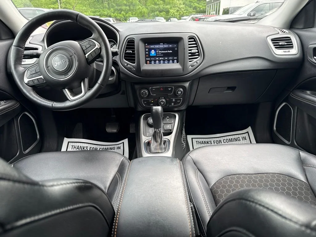Used 2018 Gray Jeep Latitude image 17
