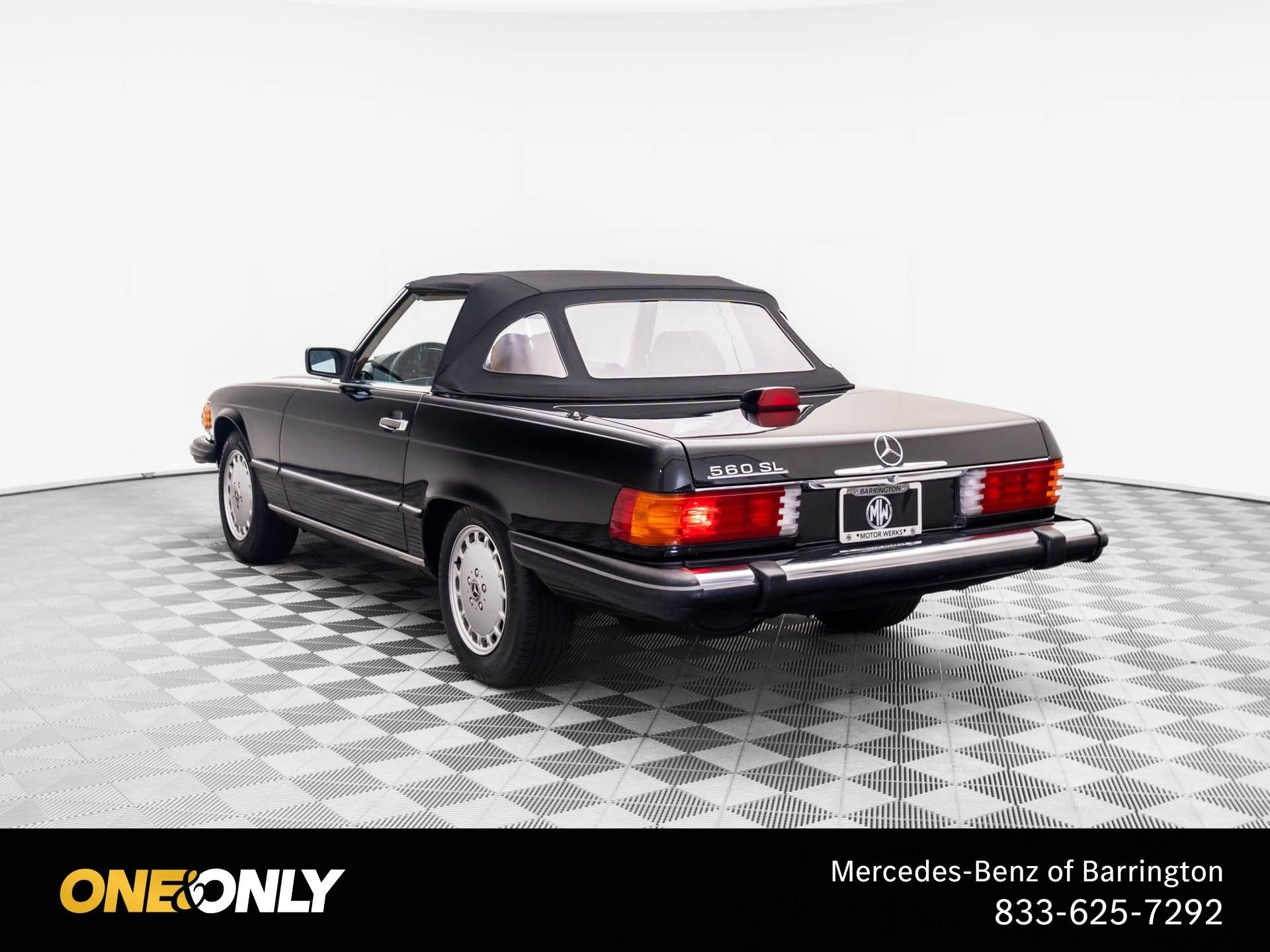 Used 1987 Black Mercedes-Benz 560 SL image 3
